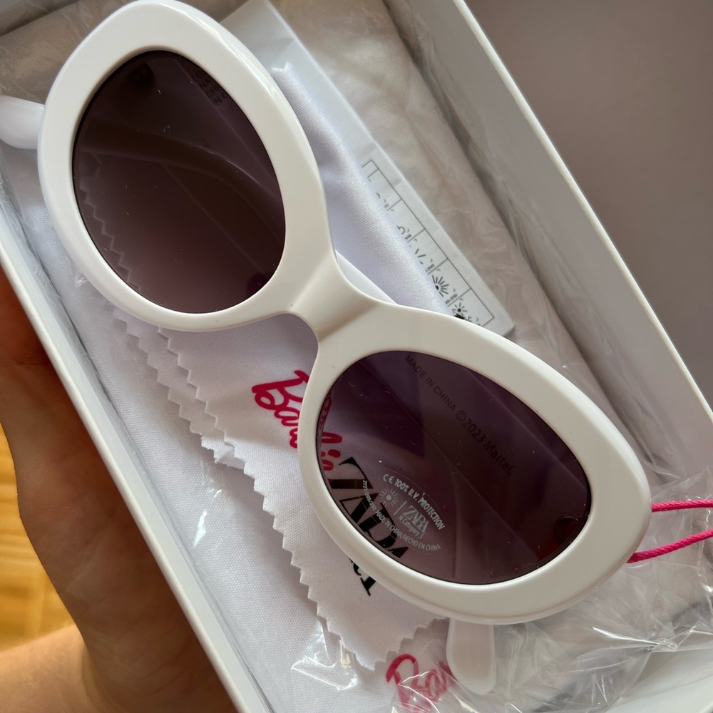 SOLD OUT BRAND NEW IN BOX BARBIE X ZARA WHITE CLASSIC SUNGLASSES